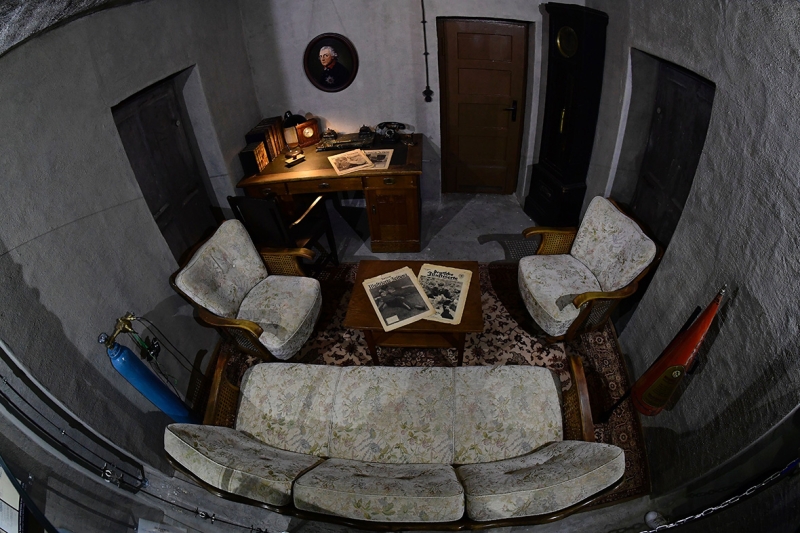 Hitler&#39;s bunker recreated in Berlin